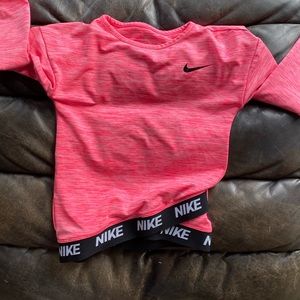 Nike top